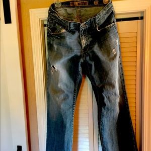 BKE Tyler Medium Wash Distressed Jeans Size 32.